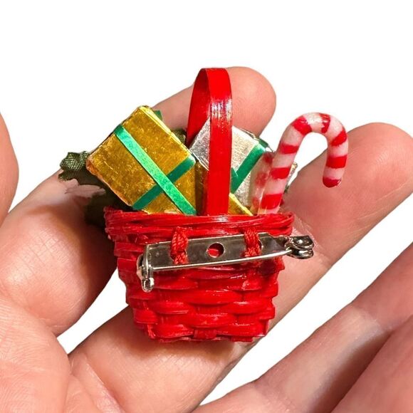 Vintage Lot Christmas Pins MYLU Cherub, Avon Christmas Basket, Stick Pin Plus - Picture 7 of 12